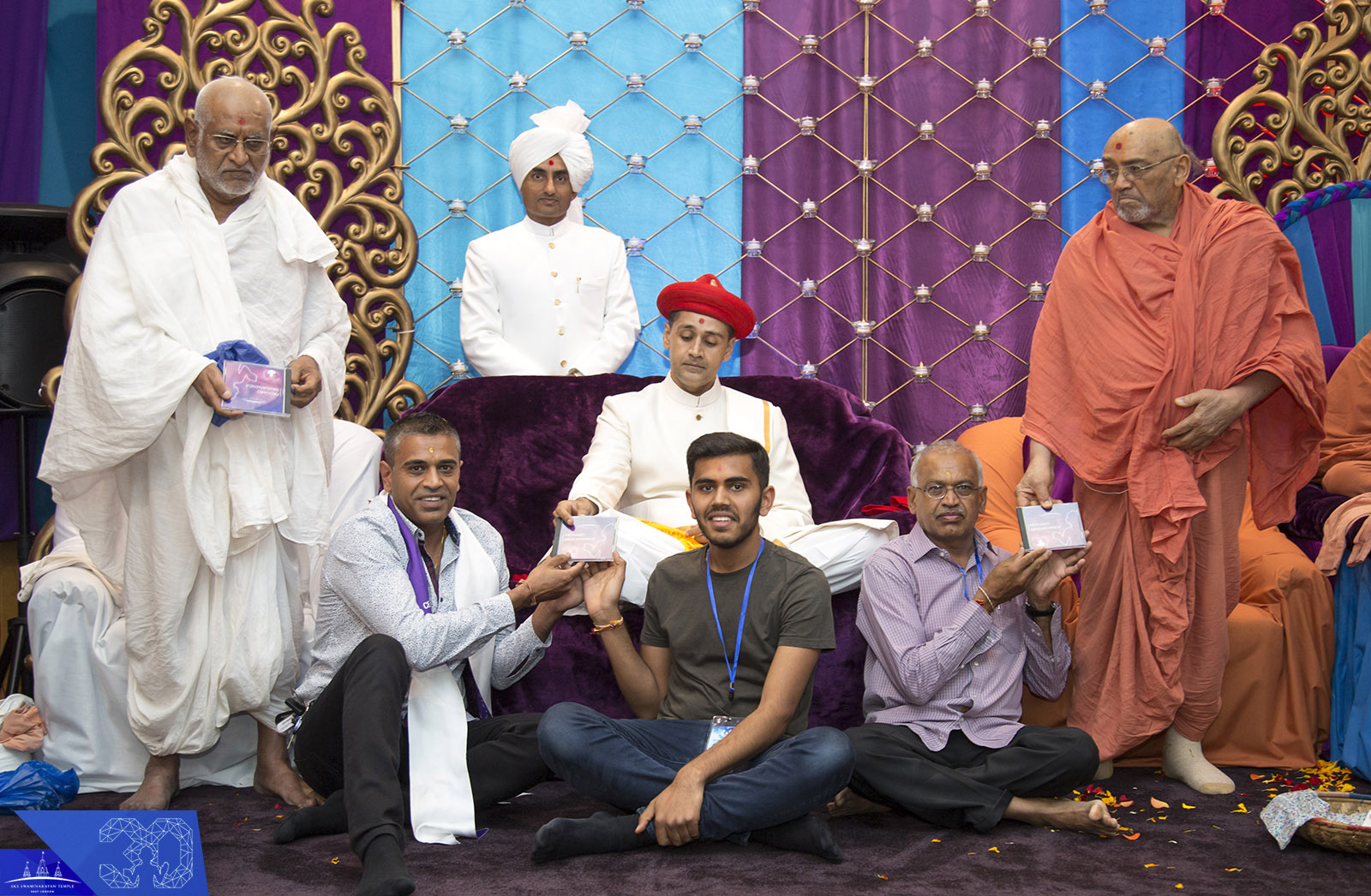 99  - ©1987-2017 SKS Swaminarayan Temple East London